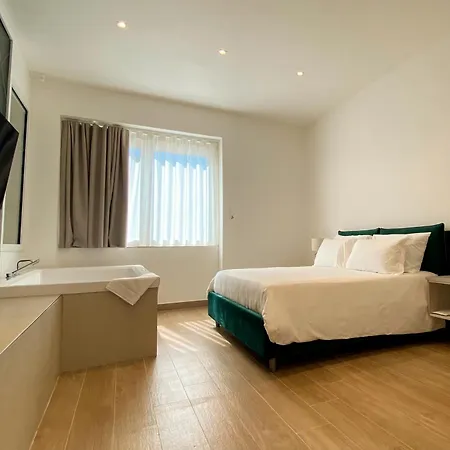 Monumental Luxury 4* Caserta