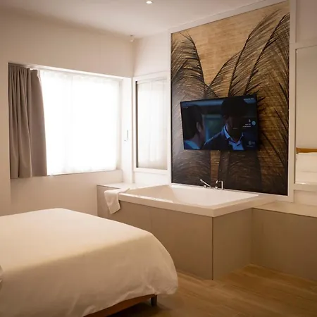 Monumental Luxury 4*